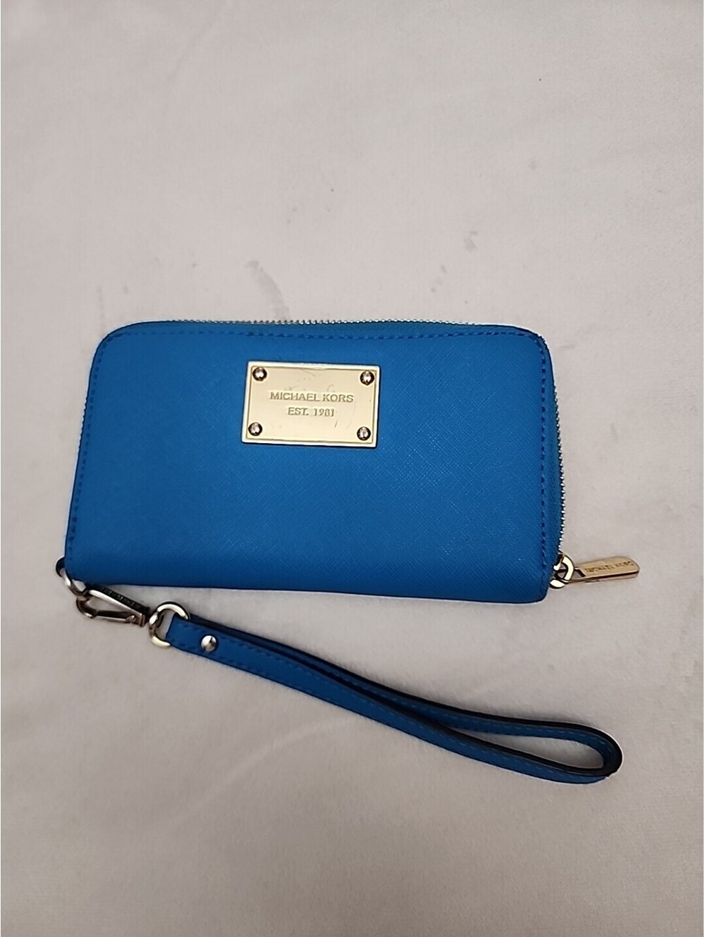 Michael Kors Women’s Turquoise Zip Around Wallet Wristlet – Excellent Condition
